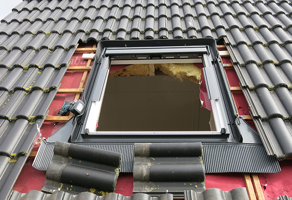 Pose de fenêtres de toit de la marque Velux à Sablé-sur-Sarthe (72300) dans la Sarthe (72). Pose de fenêtres de toit de la marque Velux à Sablé-sur-Sarthe (72300) dans la Sarthe (72).